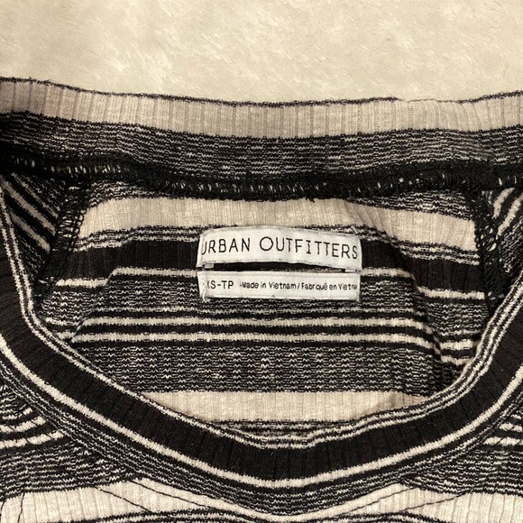 Urban outfitters cut out top - Picture 3 of 3